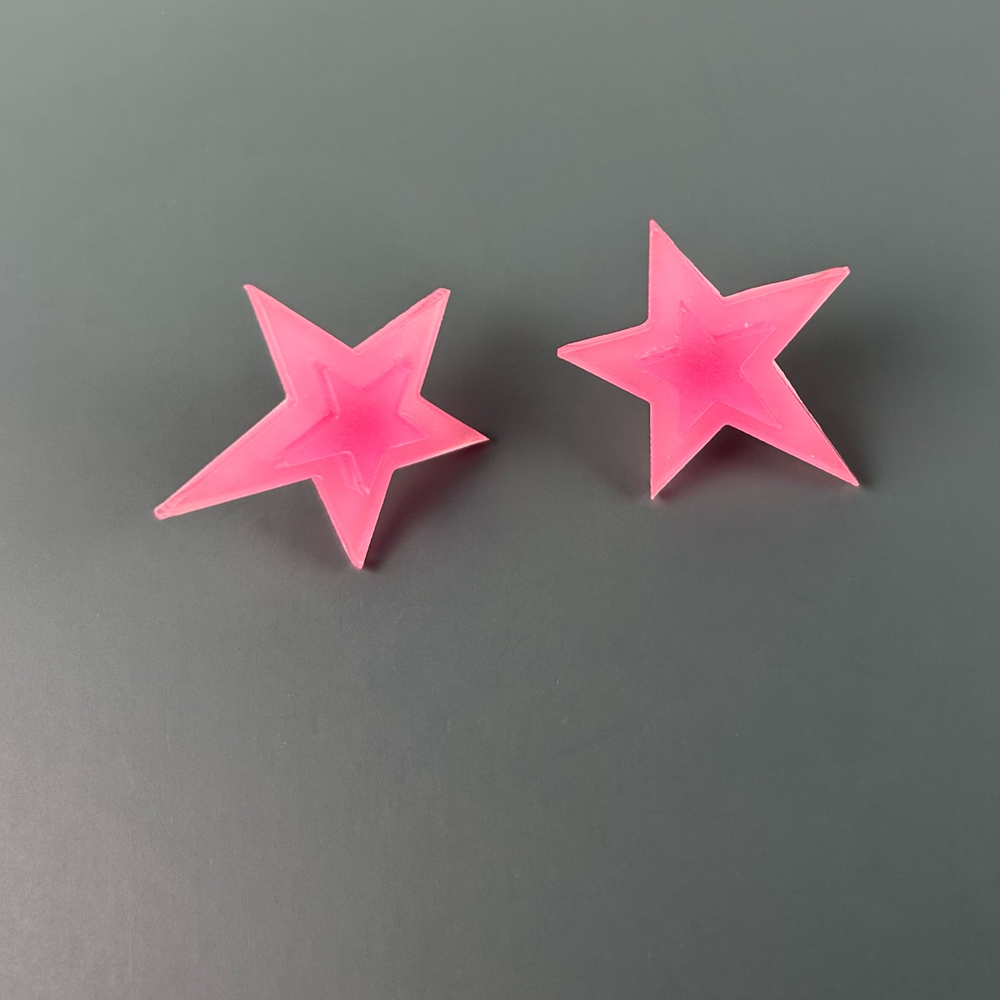 Glow In The Dark Star Earrings / Pink (Glows White)