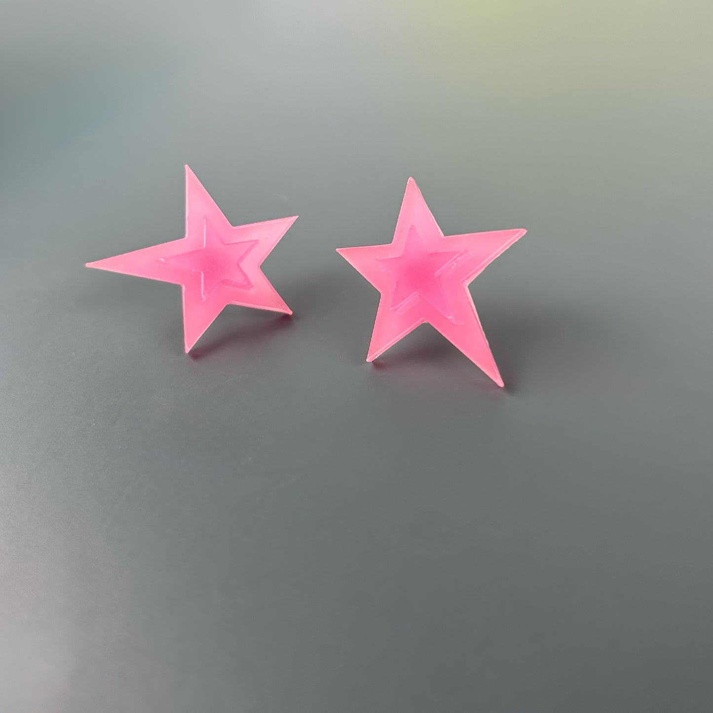 Glow In The Dark Star Earrings / Pink (Glows White)