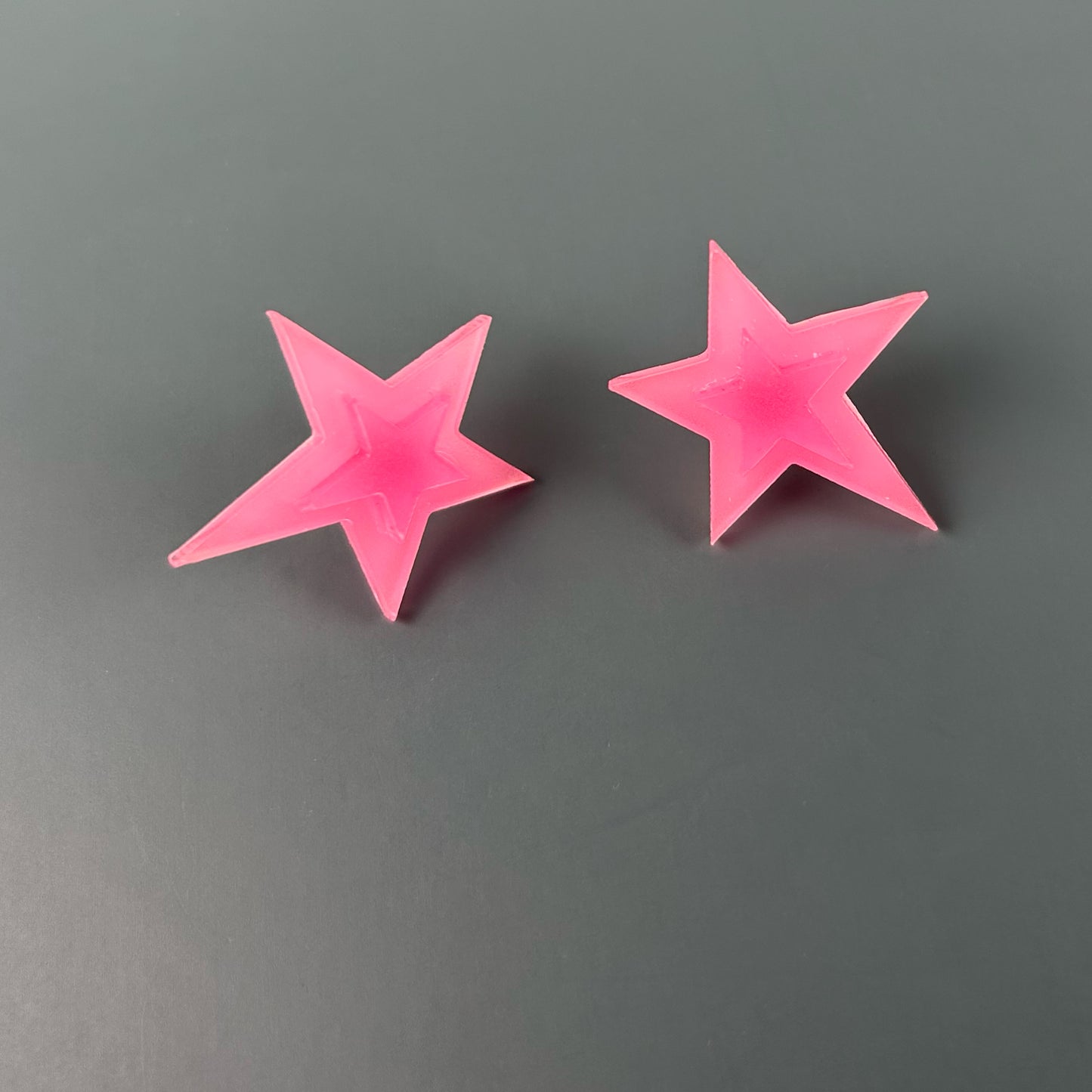 Glow In The Dark Star Earrings / Pink (Glows White)