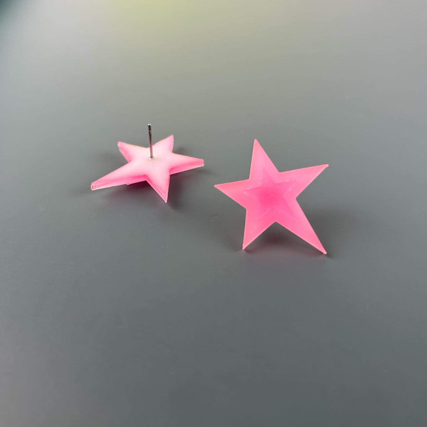 Glow In The Dark Star Earrings / Pink (Glows White)