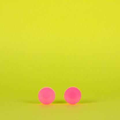 Glow in the Dark Earrings / Pink (Glows White)