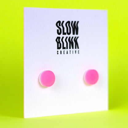 Glow in the Dark Earrings / Pink (Glows White)